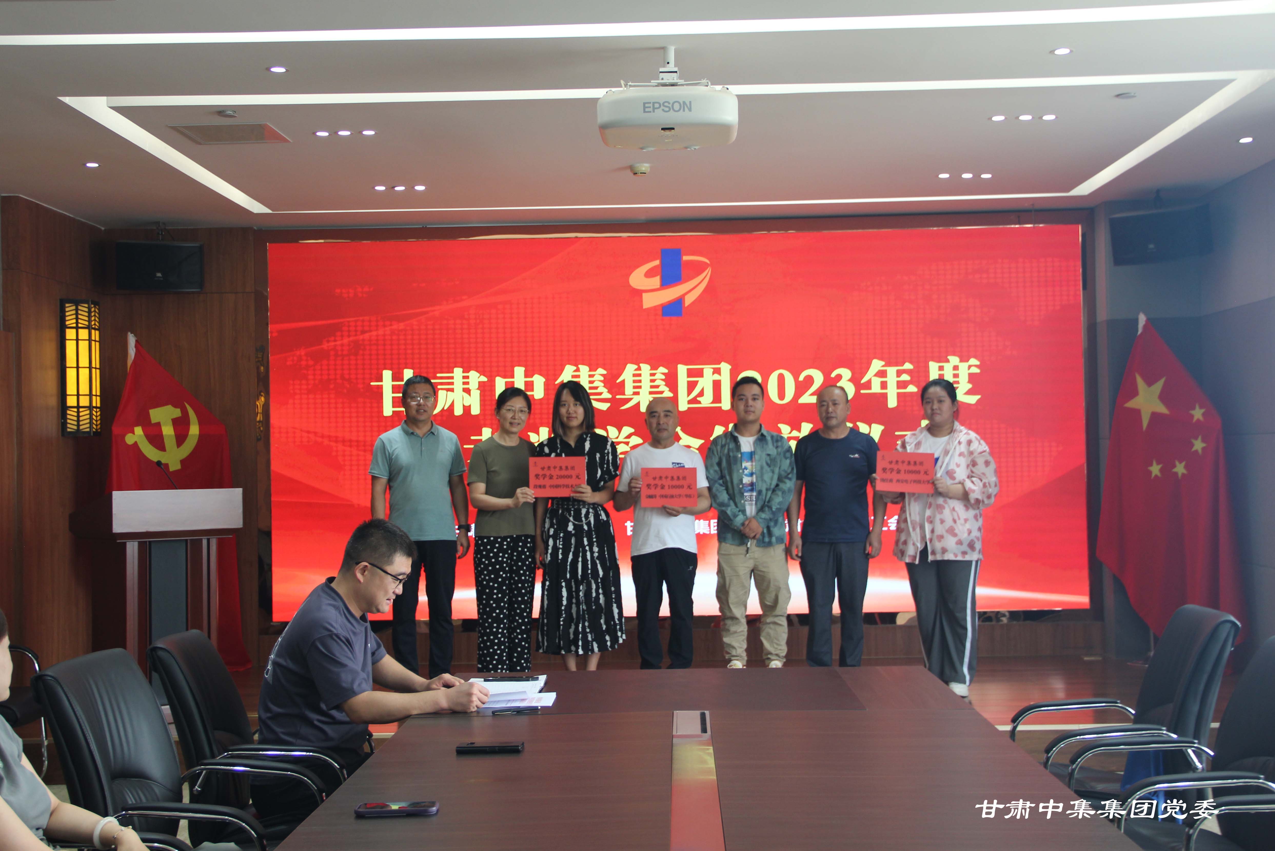 ��ϵ�W(xu��)��   �����h(yu��n)��--���C�м����F(tu��n)2023��ȆT����Ů�߿����W(xu��)��l(f��)�Ńxʽ�A..